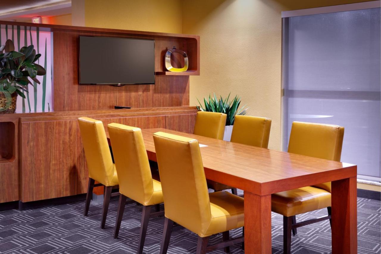 Towneplace Suites By Marriott Dickinson Eksteriør bilde